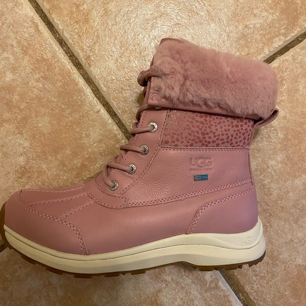 SOLD Ugg Adirondack III